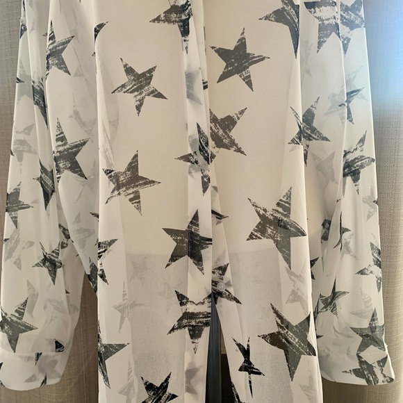 Lane Bryant Star Print Blouse Top NWT 22/24 Wear Open Over Outfit Fun Print - Picture 3 of 10